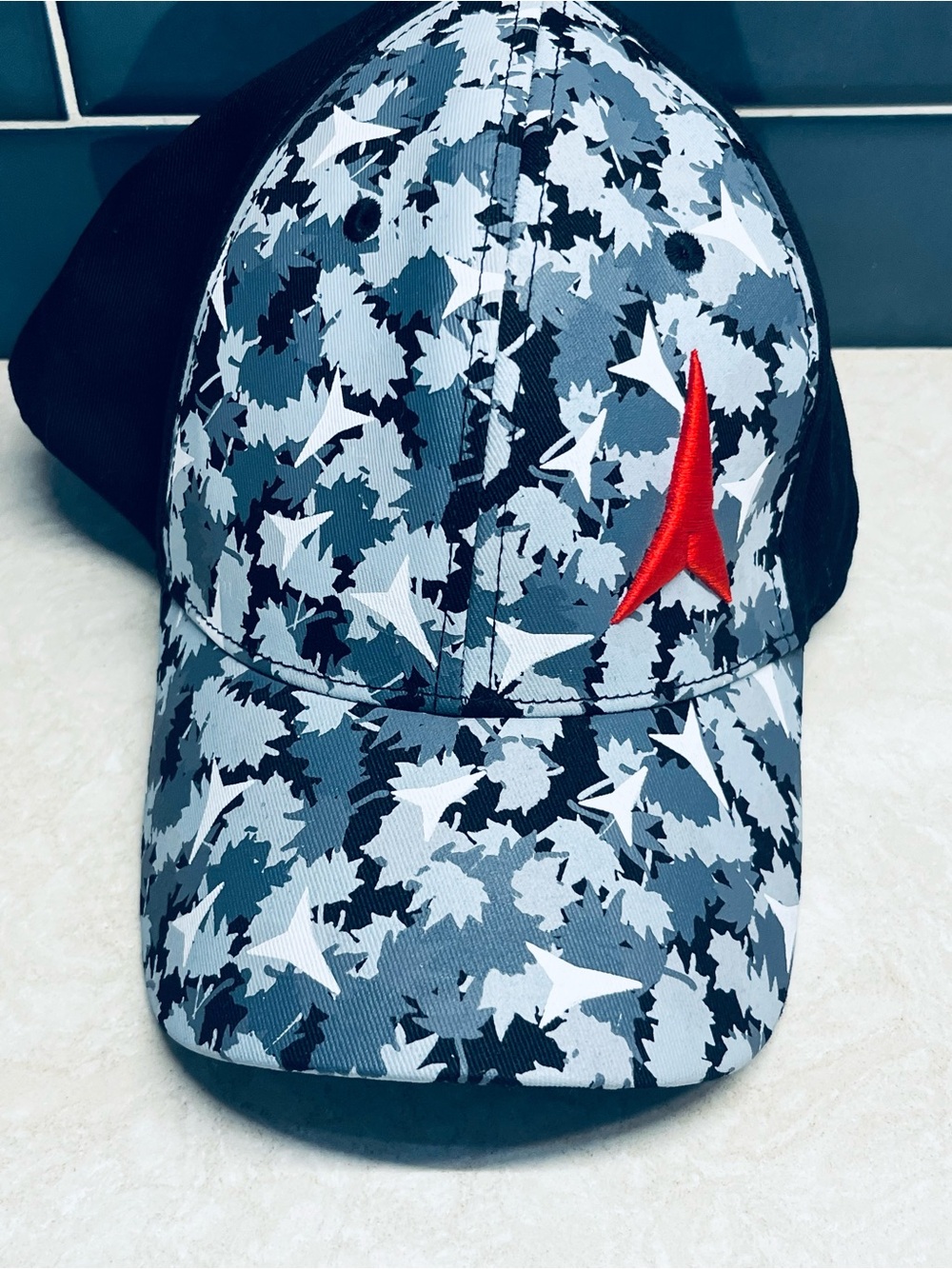Atomic Skiing Camo Snapback Hat Gray & Black Winter Sports Cap with Red Star